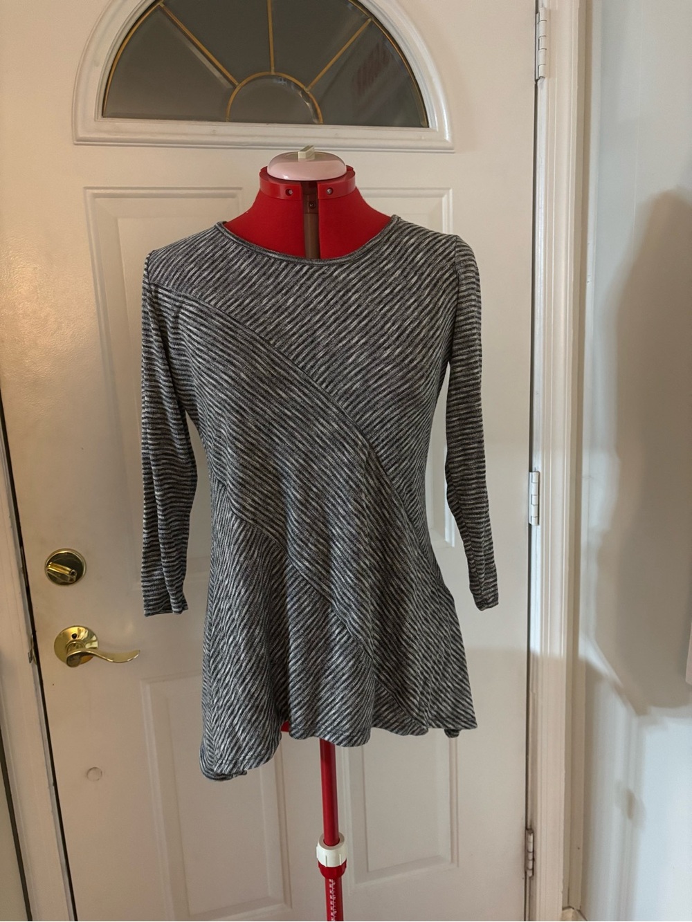 Dress Barn Sunday Gray and White Striped Long-Sleeve Tunic Top
